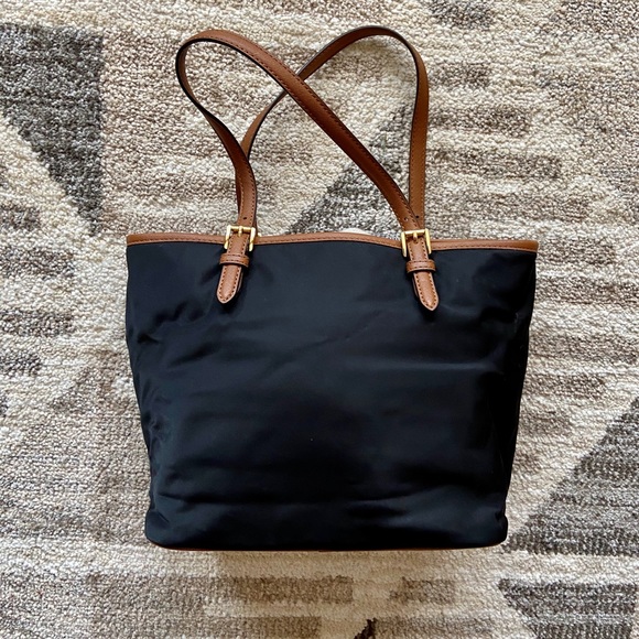 MICHAEL KORS SMALL BLACK TOTE - Picture 2 of 5